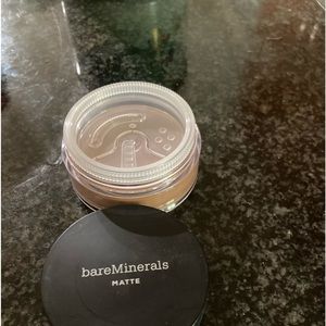 NWOT Bare Minerals Matte Foundation